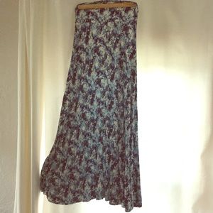 Market & Spruce Blue & White print maxi skirt SZ M